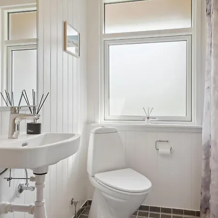 Дом отдыха Cozy In With House Sea View