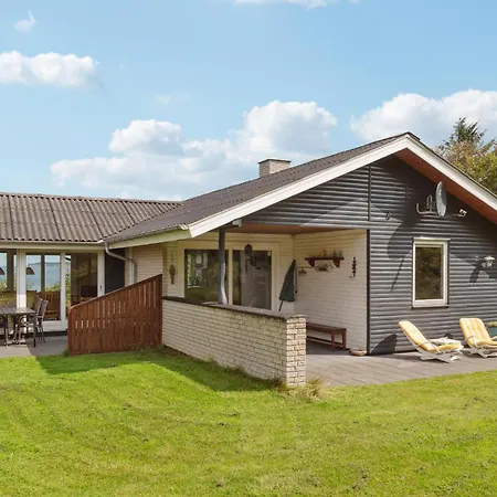 Three-bedroom In Prázdninový dům